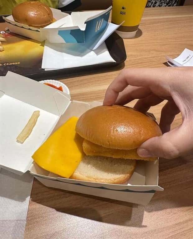 burger fails 21 27 Burgers That Turned Dinner Into A Mystery (27 photos)