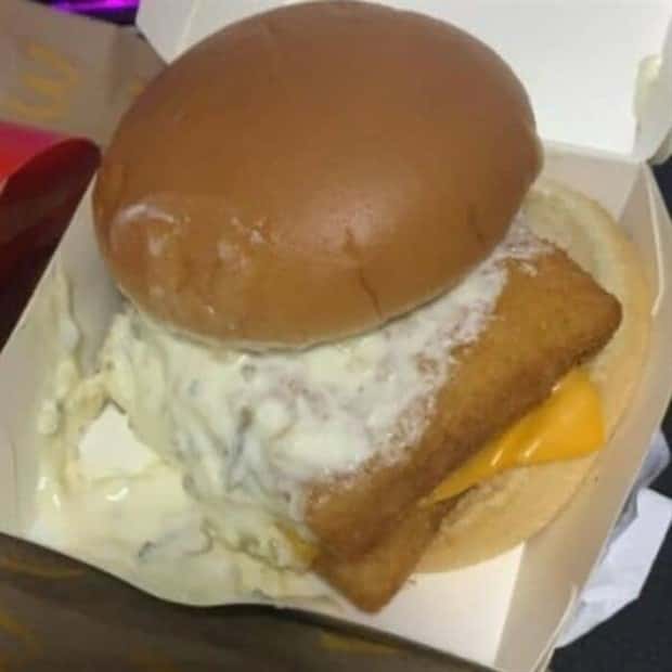 burger fails 3 27 Burgers That Turned Dinner Into A Mystery (27 photos)