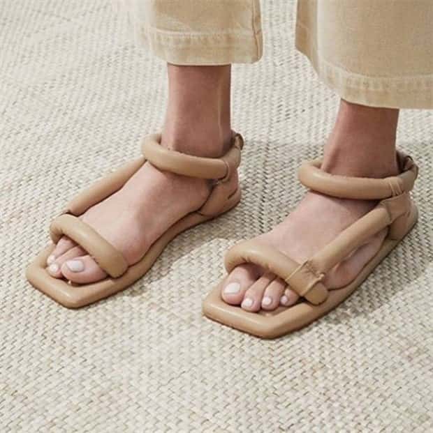cringeworthy footwear 14 Cringeworthy Shoes That Leave Lasting Impressions (20 photos)