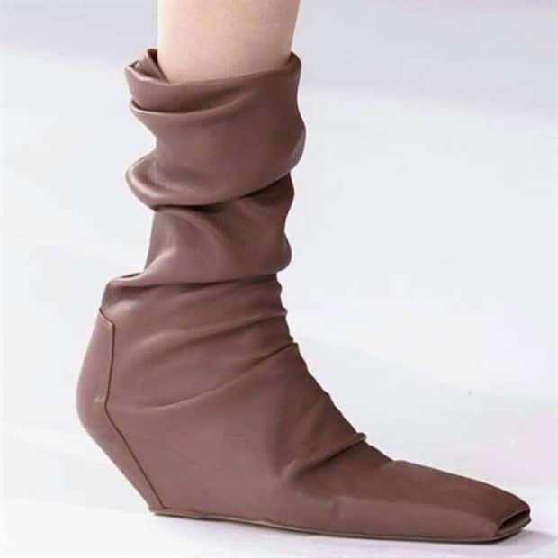 cringeworthy footwear 16 Cringeworthy Shoes That Leave Lasting Impressions (20 photos)