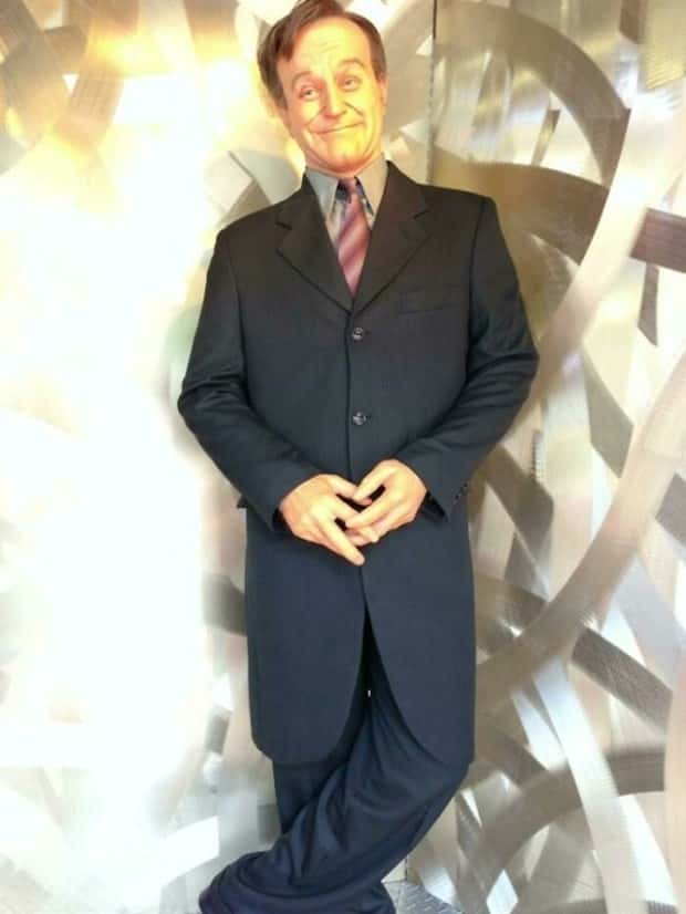 22 Wax Figures That Never Should Have Been Made (22 photos)