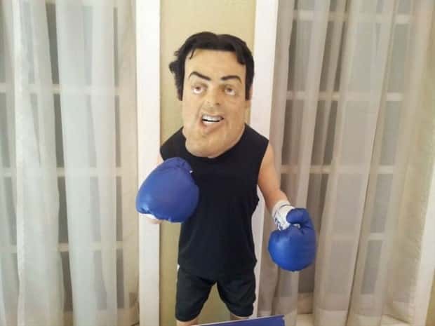 22 Wax Figures That Never Should Have Been Made (22 photos)
