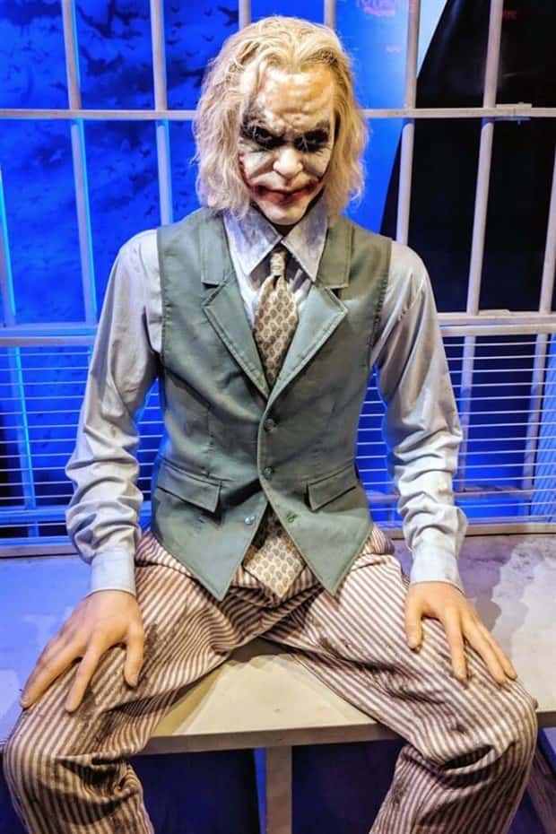 22 Wax Figures That Never Should Have Been Made (22 photos)