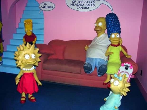 22 Wax Figures That Never Should Have Been Made (22 photos)