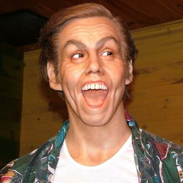 22 Wax Figures That Never Should Have Been Made (22 photos)