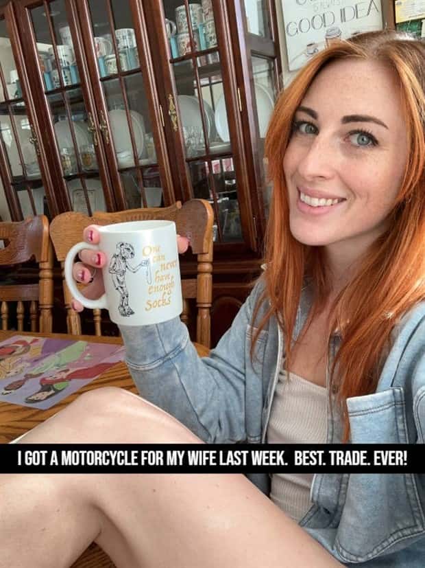 Hot Girls Featuring Jokes #16 (22 photos)