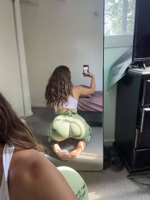 Hot Girls in Yoga Pants #67 (20 photos)