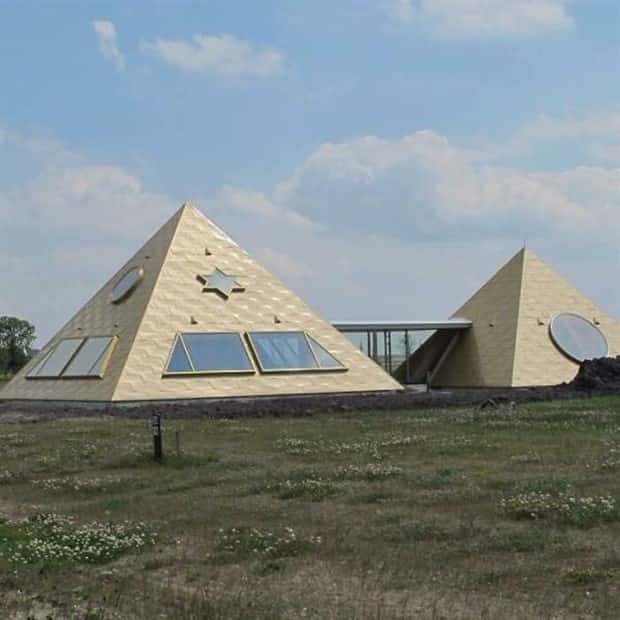 Strange Dutch Houses That Look Ugly #4 (22 photos)