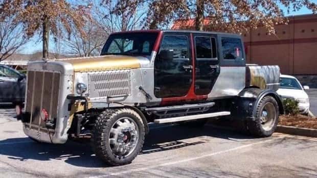 wild car customization 1 Car Customizations That Went Way Too Far (22 photos)