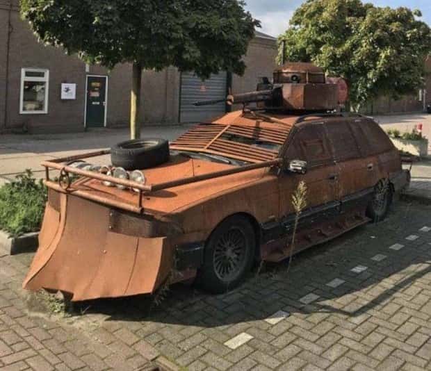 wild car customization 3 Car Customizations That Went Way Too Far (22 photos)