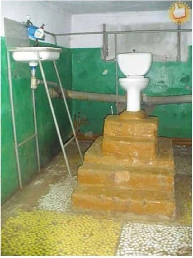Terrible Toilets That Make Holding It Worth It (21 photos)