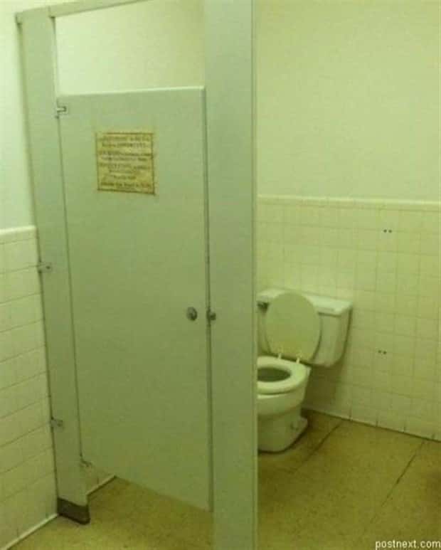 Terrible Toilets That Make Holding It Worth It (21 photos)