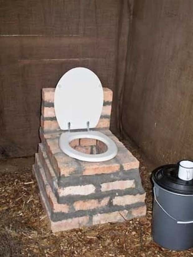 Terrible Toilets That Make Holding It Worth It (21 photos)