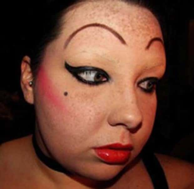 Wild Eyebrows That Went Totally Rogue (30 photos)