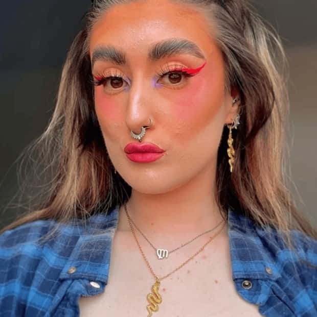 Wild Eyebrows That Went Totally Rogue (30 photos)