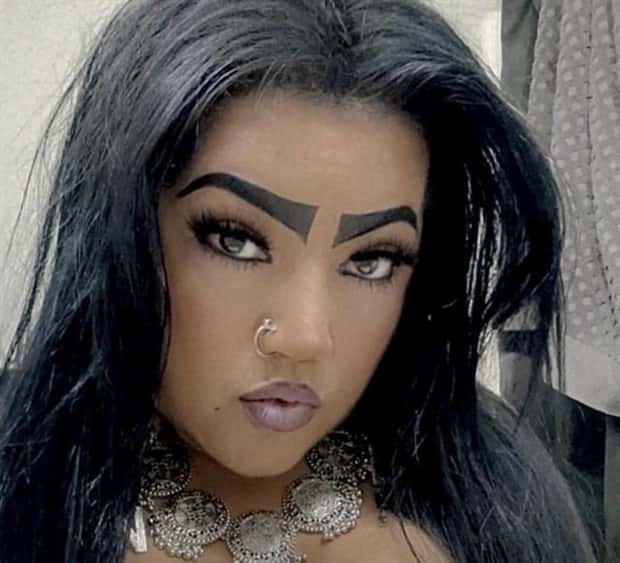 Wild Eyebrows That Went Totally Rogue (30 photos)
