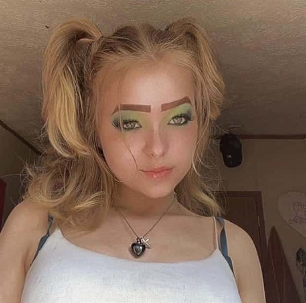 Wild Eyebrows That Went Totally Rogue (30 photos)
