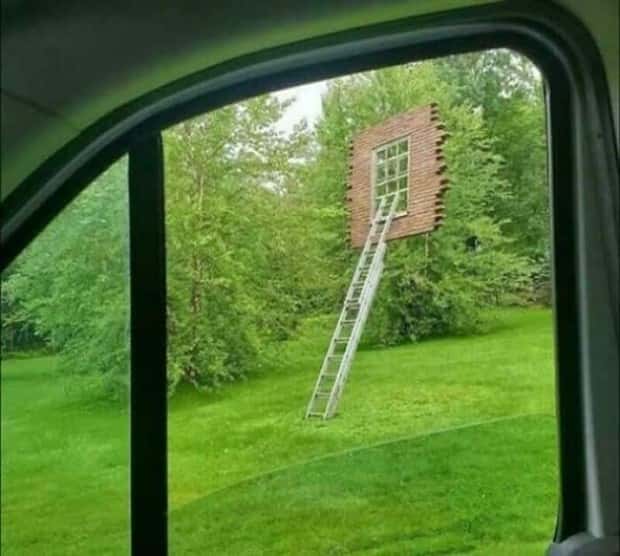 funny glitches in real life 12 People Spotted Glitches In Everyday Reality (34 photos)