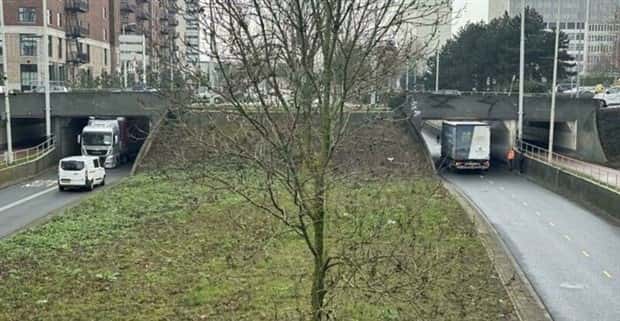 funny glitches in real life 31 People Spotted Glitches In Everyday Reality (34 photos)