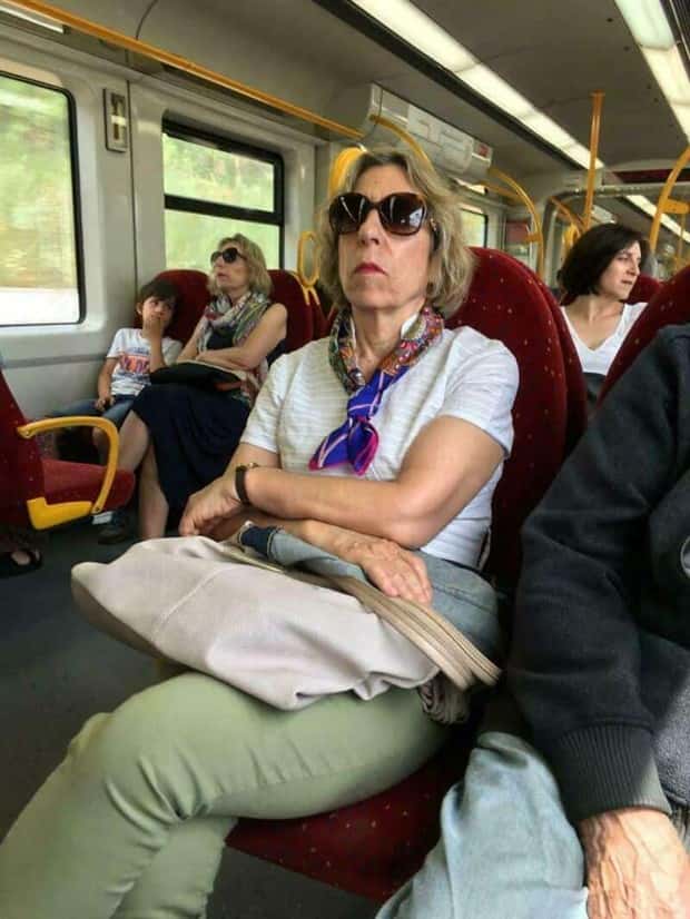 funny glitches in real life 9 People Spotted Glitches In Everyday Reality (34 photos)