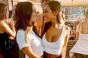 Hot Girls in White Shirts #13 (19 photos)