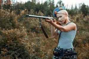 Hot Girls with Guns #22 (20 photos)