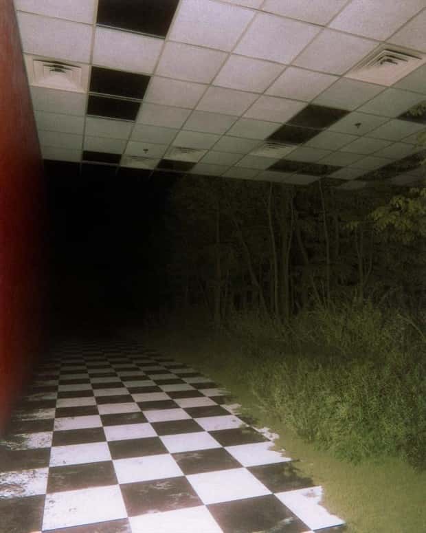 liminal places 14 Unsettling Liminal Spaces That Feel Surreal (20 photos)