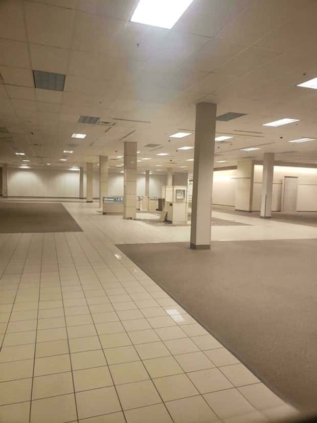liminal places 2 Unsettling Liminal Spaces That Feel Surreal (20 photos)