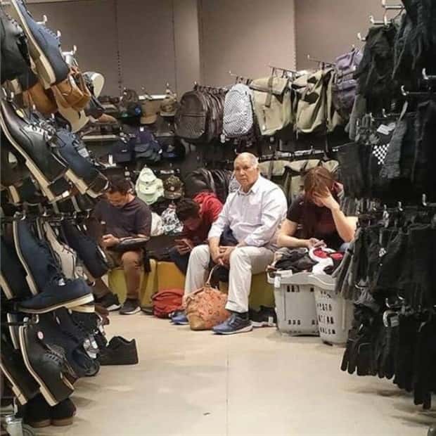 men hate shopping 12 These Men Absolutely Dread Shopping Days (21 photos)