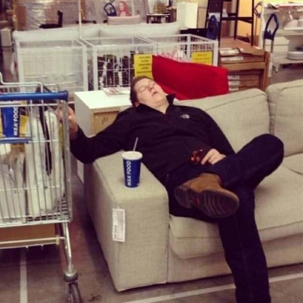 men hate shopping 17 These Men Absolutely Dread Shopping Days (21 photos)