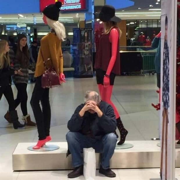 men hate shopping 2 These Men Absolutely Dread Shopping Days (21 photos)