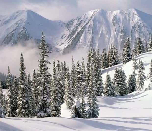 mountains in winter 12 25 Breathtaking Images of Mountains in Winter (25 photos)