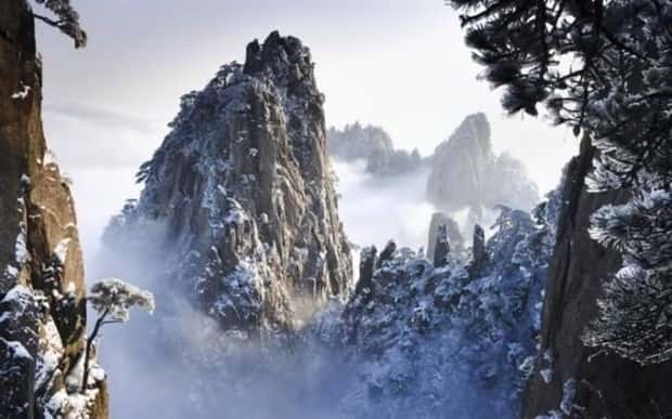 mountains in winter 21 25 Breathtaking Images of Mountains in Winter (25 photos)