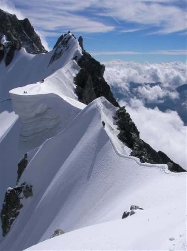 mountains in winter 3 25 Breathtaking Images of Mountains in Winter (25 photos)