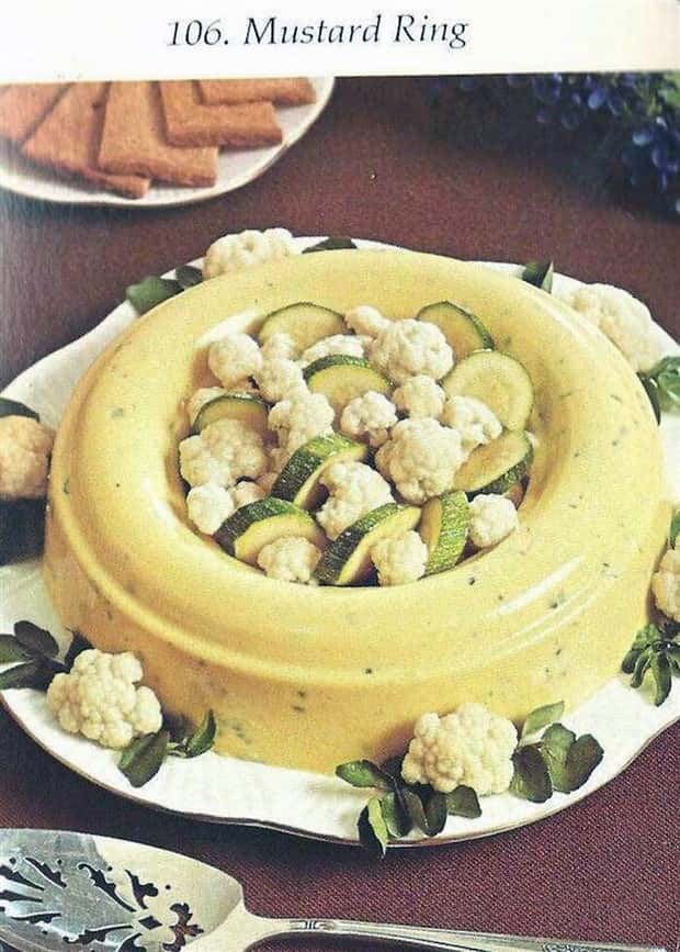 Vintage Meals That Nobody Should Ever Recreate (20 photos)