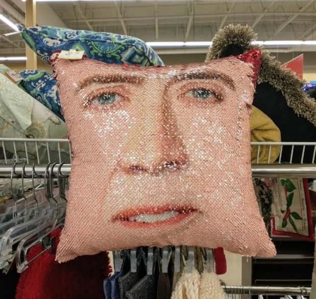 thrift store things 20 Strange Things Found in Thrift Stores #36 (22 photos)