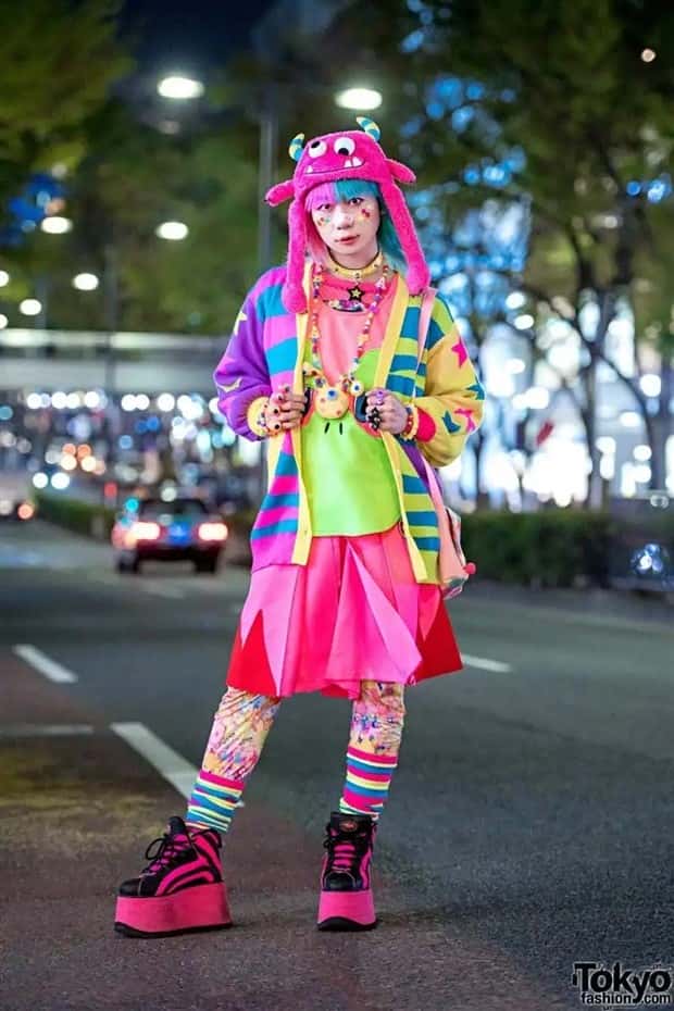 tokyo street fashion 10 Tokyo Street Fashion Gets Wildly Creative (35 photos)