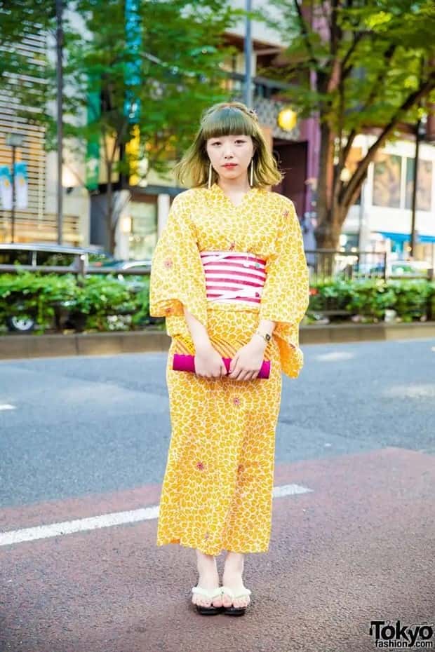 tokyo street fashion 14 Tokyo Street Fashion Gets Wildly Creative (35 photos)