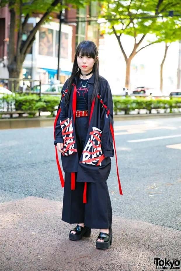 tokyo street fashion 17 Tokyo Street Fashion Gets Wildly Creative (35 photos)