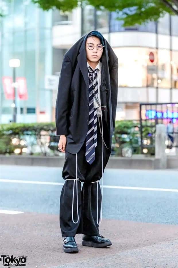 tokyo street fashion 20 Tokyo Street Fashion Gets Wildly Creative (35 photos)