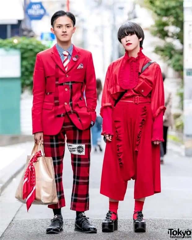 tokyo street fashion 23 Tokyo Street Fashion Gets Wildly Creative (35 photos)