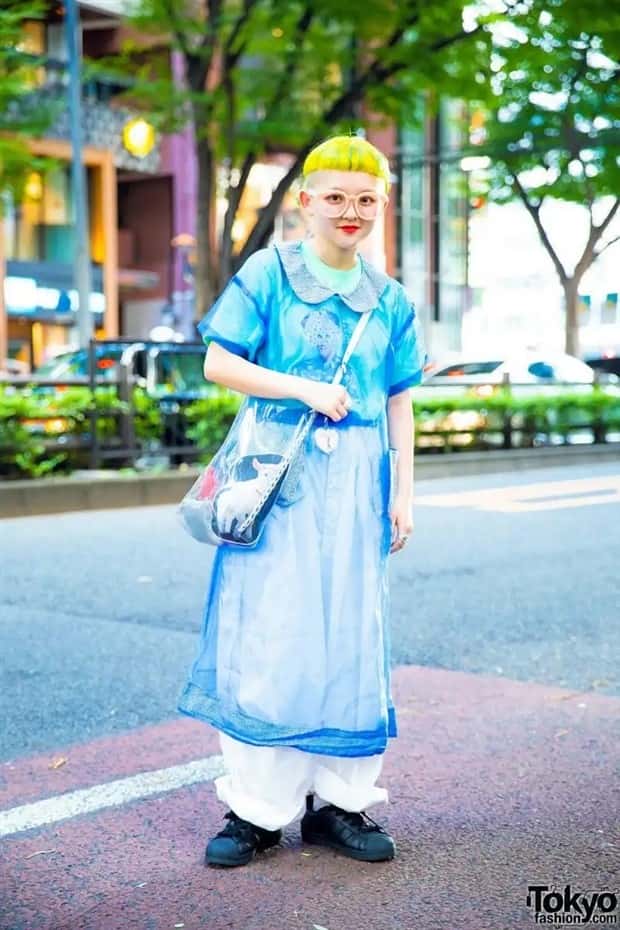 tokyo street fashion 26 Tokyo Street Fashion Gets Wildly Creative (35 photos)