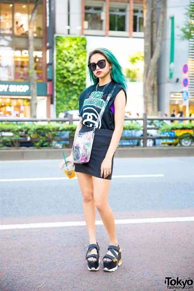 tokyo street fashion 29 Tokyo Street Fashion Gets Wildly Creative (35 photos)