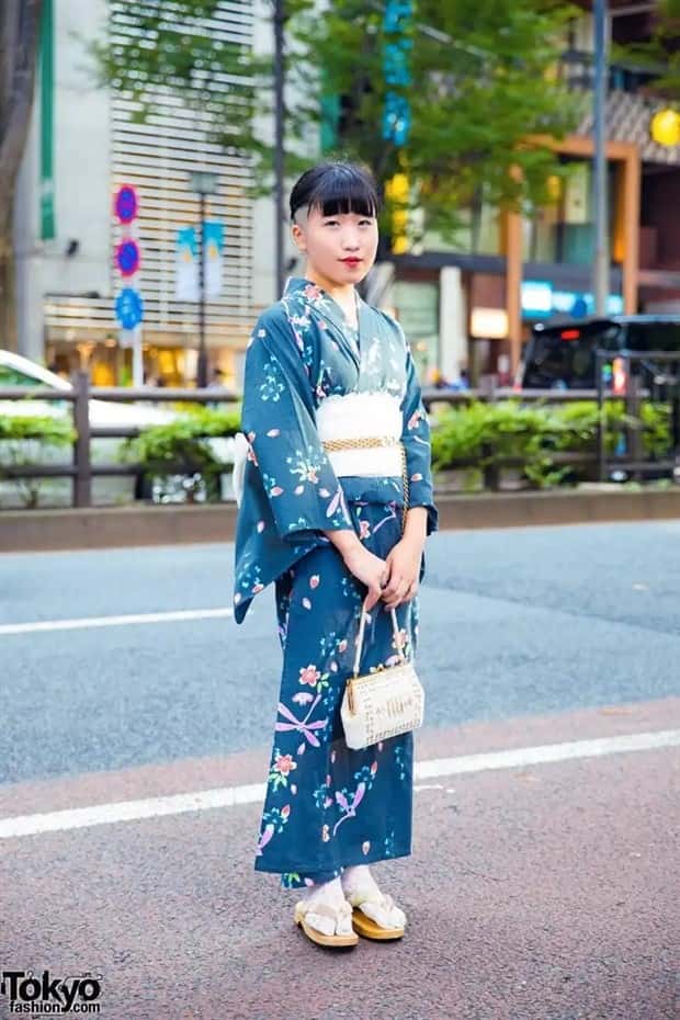 tokyo street fashion 32 Tokyo Street Fashion Gets Wildly Creative (35 photos)