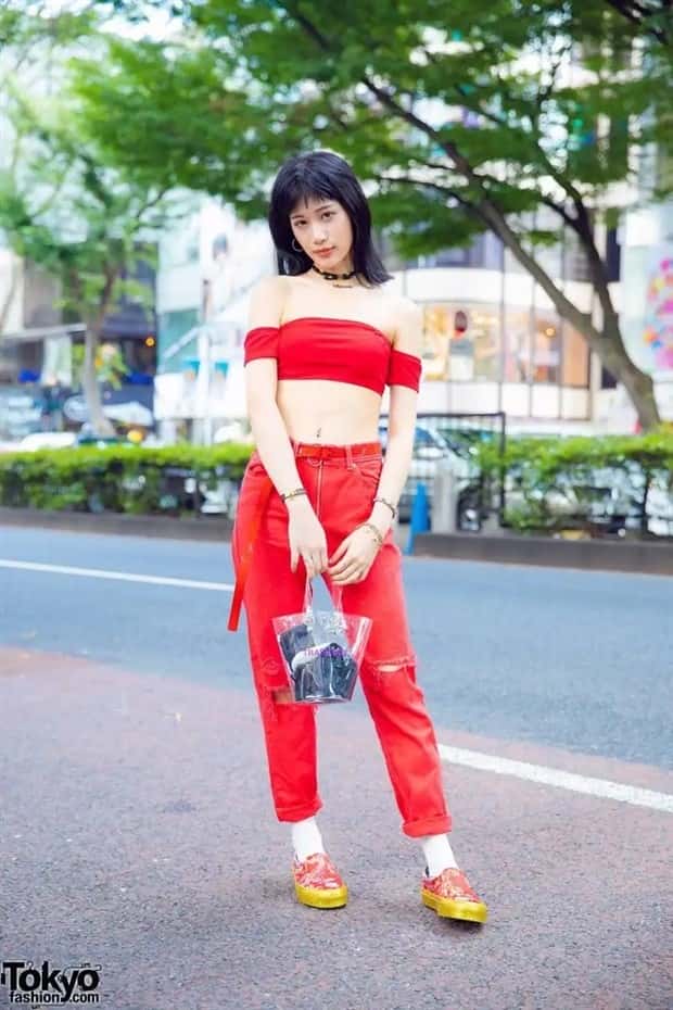 tokyo street fashion 34 Tokyo Street Fashion Gets Wildly Creative (35 photos)