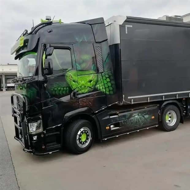 truck airbrushing 1 Amazing Truck Airbrush Designs That Stand Out (27 photos)