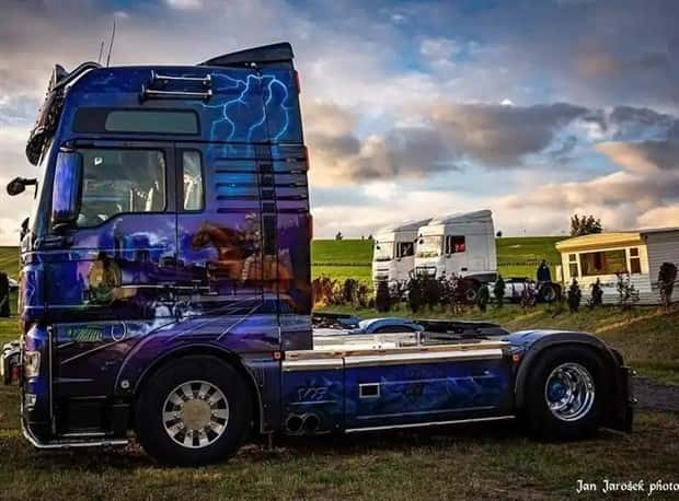 truck airbrushing 5 Amazing Truck Airbrush Designs That Stand Out (27 photos)
