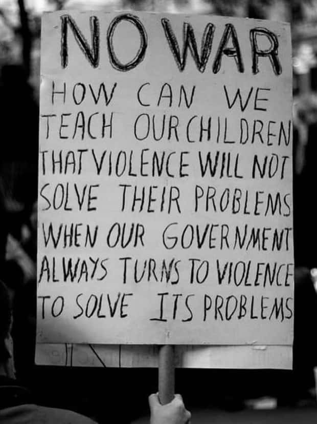 vietnam anri war signs 12 Historic Anti–Vietnam War Rally Signs (20 photos)