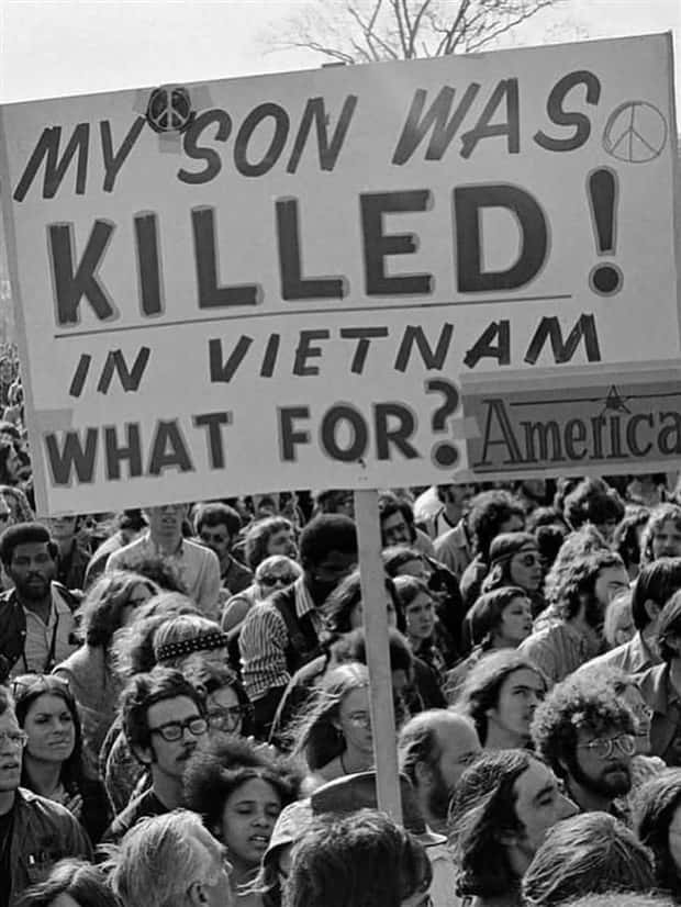 vietnam anri war signs 13 Historic Anti–Vietnam War Rally Signs (20 photos)