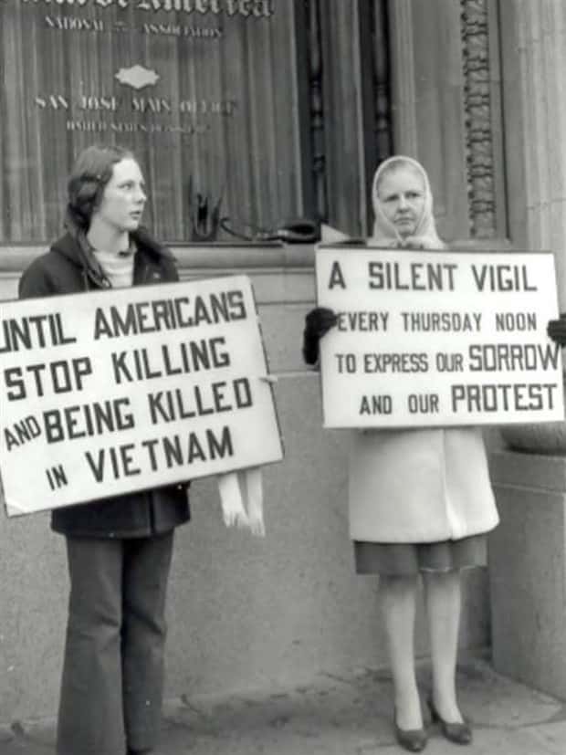 vietnam anri war signs 2 Historic Anti–Vietnam War Rally Signs (20 photos)